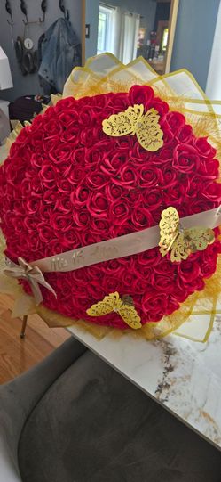 sweet 15 Large Red Rose Bouquet with Gold Butterflies
