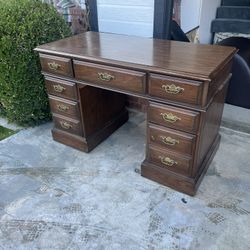 Desk Good Condition 