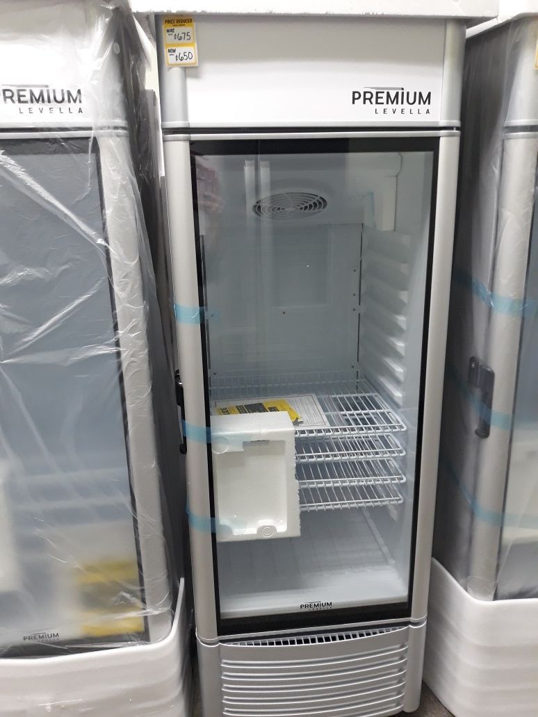 Great for business, office or shop! Glass front fridge