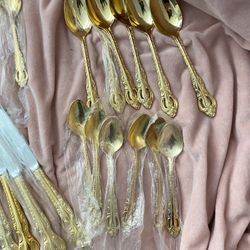 Serving For 8 Never Used Silver wear 