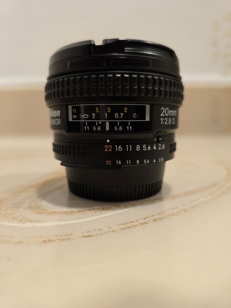 Nikon AF NIKKOR 20mm f/2.8D Lens