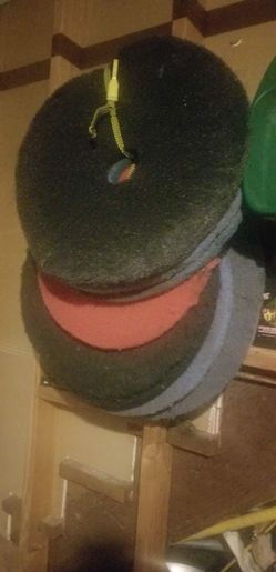 Buffing floor pads