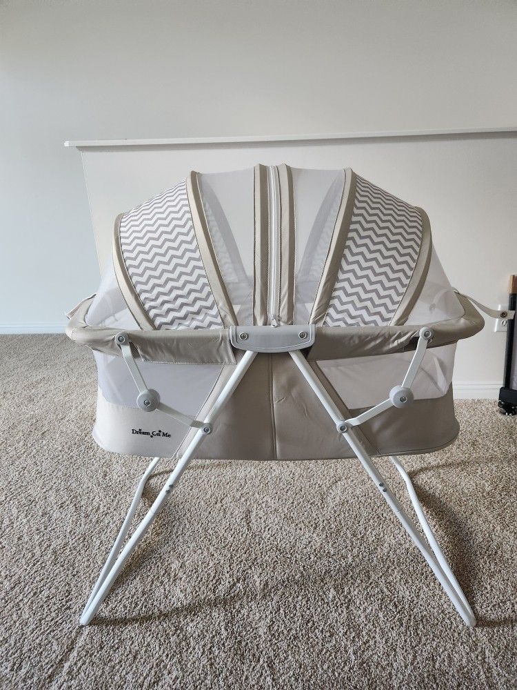 Dream On Me Folding Bassinet