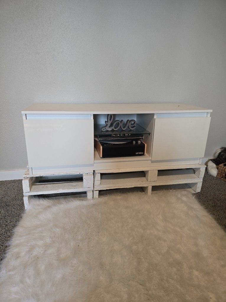 TV stand with victrola records + some rock and roll records