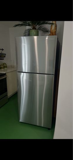 Brand new Samsung refrigerator  -125 dollars.  Must pickup this morning
