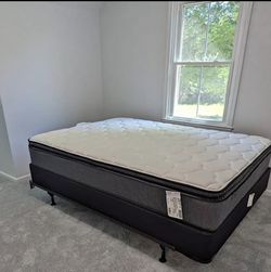 Queen Pillow-Top Mattress & Boxspring Set