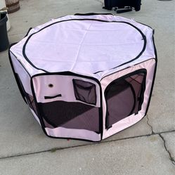 Fully Enclosed Dog Or Cat Kennel