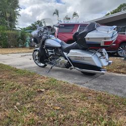 2009 Harley-Davidson Ultra Classic CVO Screaming Eagle