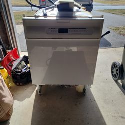 Maytag Dish Washer