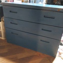 Dresser With Desk