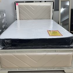 New Queen LED Bed W Queen Mattress & Box Spring 