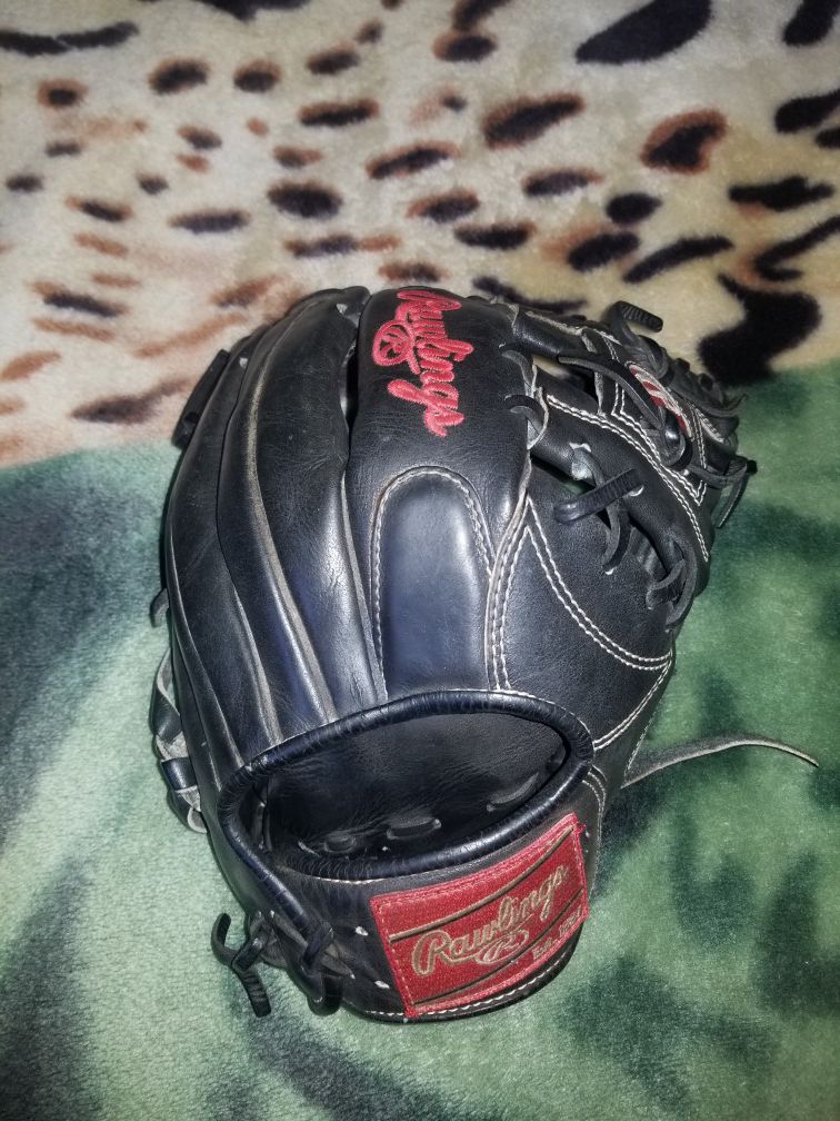 Rawlings Heart of the Hide baseball glove