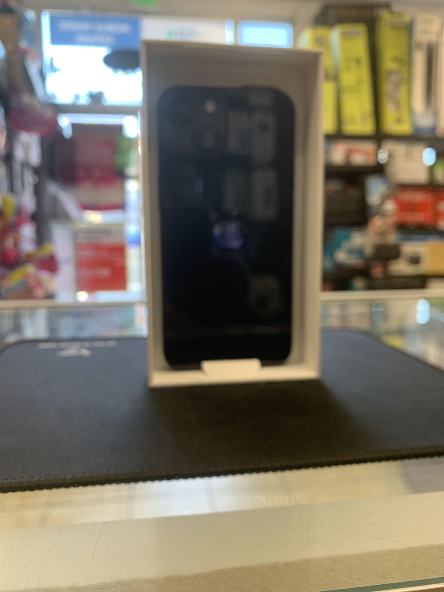 iPhone 14 (unlocked)