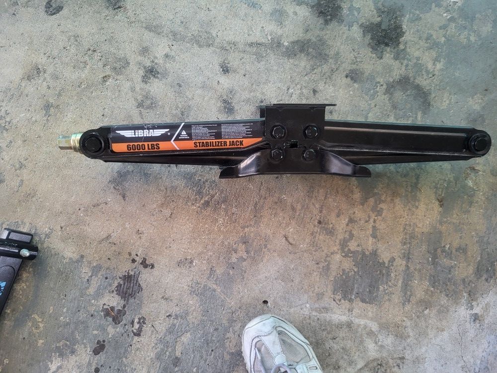Libra 6000lb Stabilizer Jack