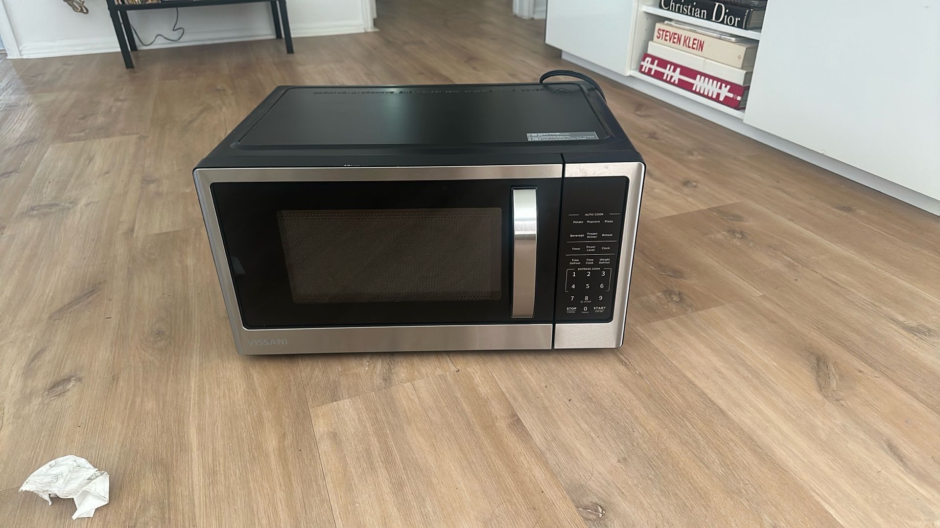 BRAND NEW MICROWAVE $25.00