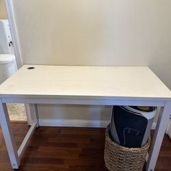 White Desk 
