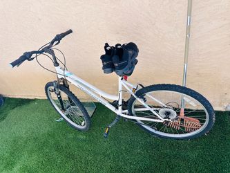 Roadmaster Mountain Bike White