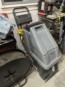 Commercial Carpet  Shampooer 