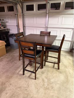 Dinning room table