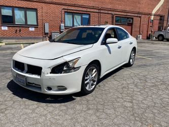 Nissan maxima