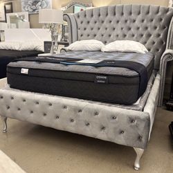 Beautiful Queen Bedroom Set