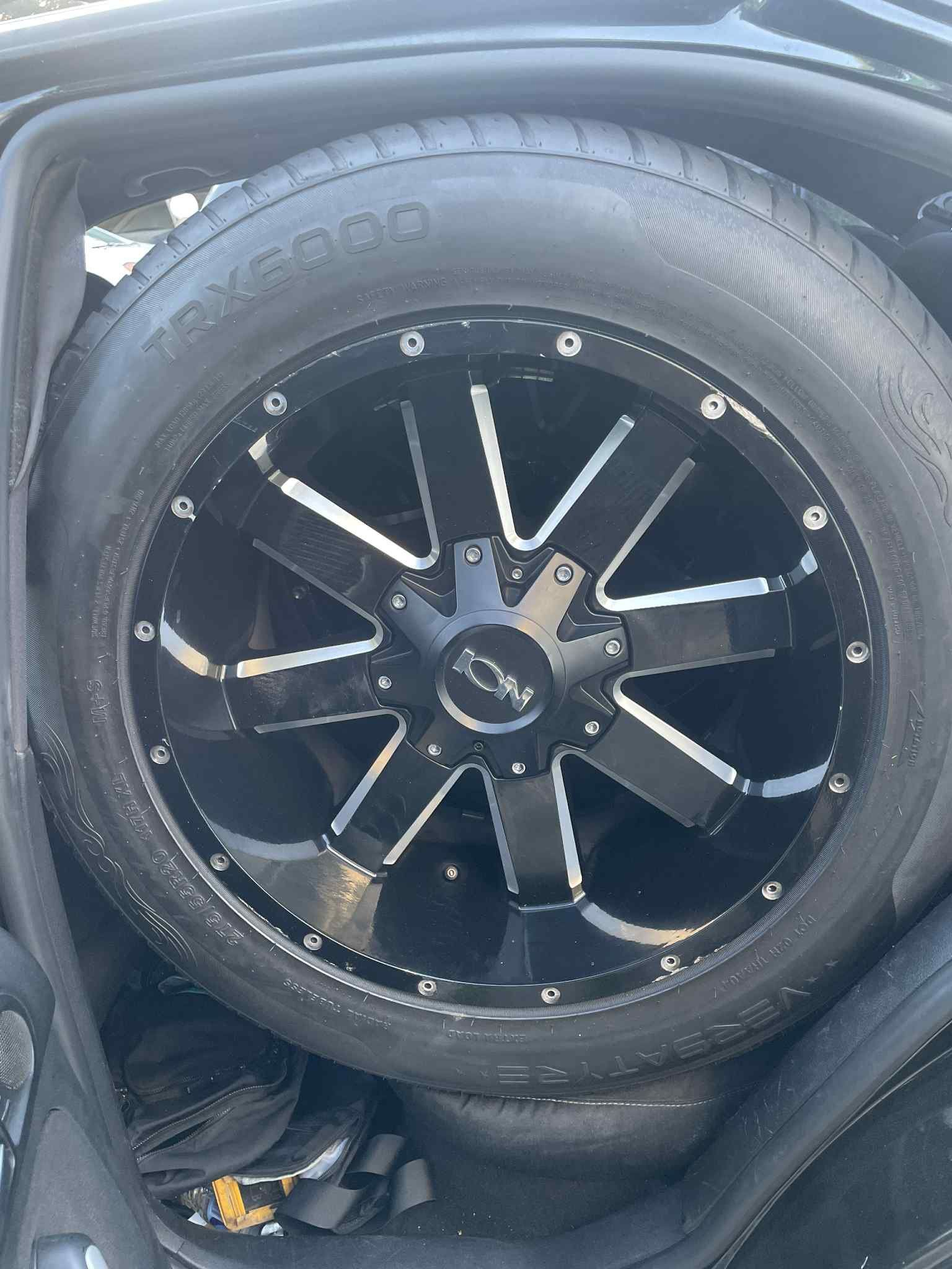 Wheels 275/55/R20 Tires