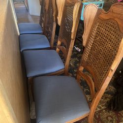 4 Chairs 