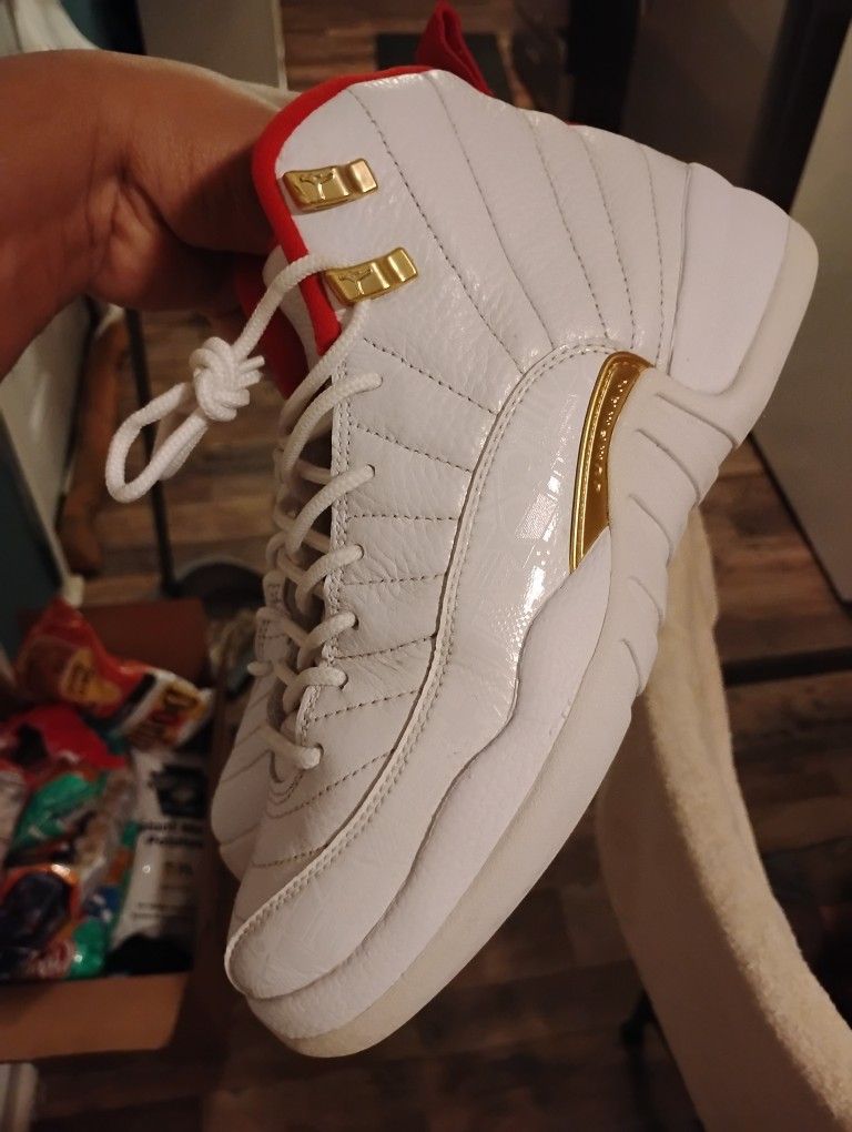 AJ 12 SIZE 7 Y