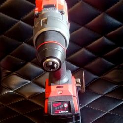 MILWAUKEE FUEL 1/2 (13mm) CORDLESS DRILL/DRIVER & M18 RED LITHIUM 5.0 BATTERY