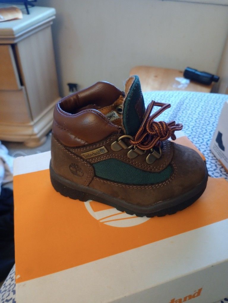 Brand New Timberland Boots Size 6mm (Kids)