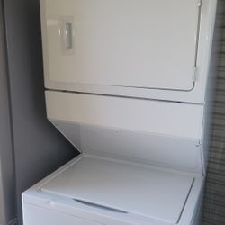 WHIRLPOOL WASHTOWER  BRAND NEW CAN DELIVER 