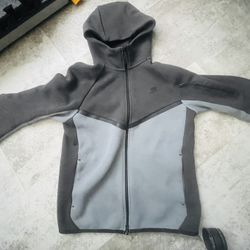 Brand New Nike Tech Fleece Adult Small Grey And Black