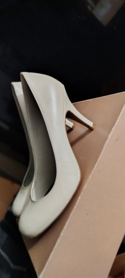 Gianni Bini White Platform Heels