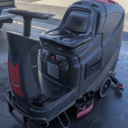 Viper Ride On Scrubber AS710R 24 Volt Charger Included