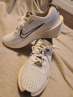 Nike Womens Interact Run Running Trainers Fz3742
Sneakers Shoes