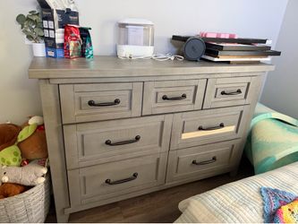 Dresser w/ Mirror