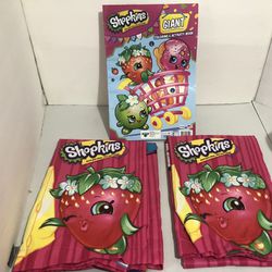 Shopkins Curtain 2pc Set With Jombo Color Book(All Reasonable Offers Will Be Accepted)