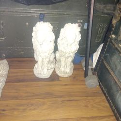 18in Statues Of Lions  Cement Molds Paid 75 Each Last Year Want 50 For Both