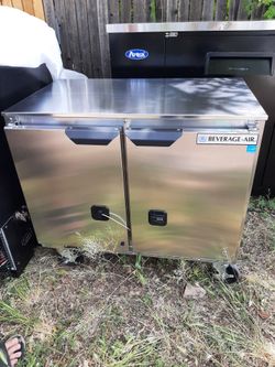 "BEVERAGE-AIR" UCR36AHC 36" W Undercounter Refrigerator w/ (2) Sections & (2) Doors, 115v