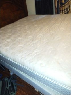 King Matress And Box Spring