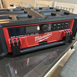Milwaukee Pack out Portable Radio 360 And Charger New Very Loud 