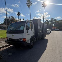 Camión Nissan UD 1400