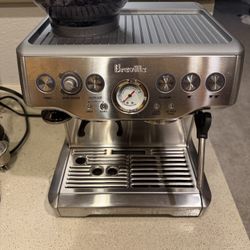 Breville Barista Express Espresso Machine with Built-In Grinder (Stainless Steel) 