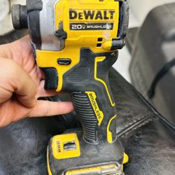 Dewalt Atomic 20v Brushless Cordless 3-speed 1/4” Impact Driver Drill 