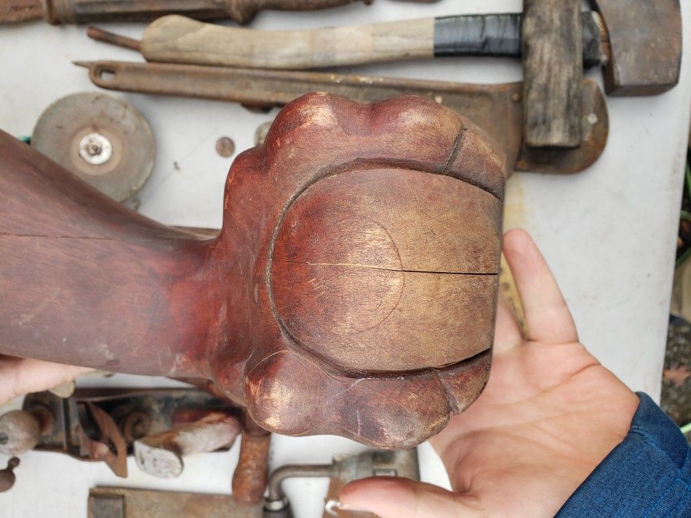 Carved Wooden Claw Feet For Coffee Table Or Bed