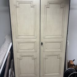 Armoire (100% wood)