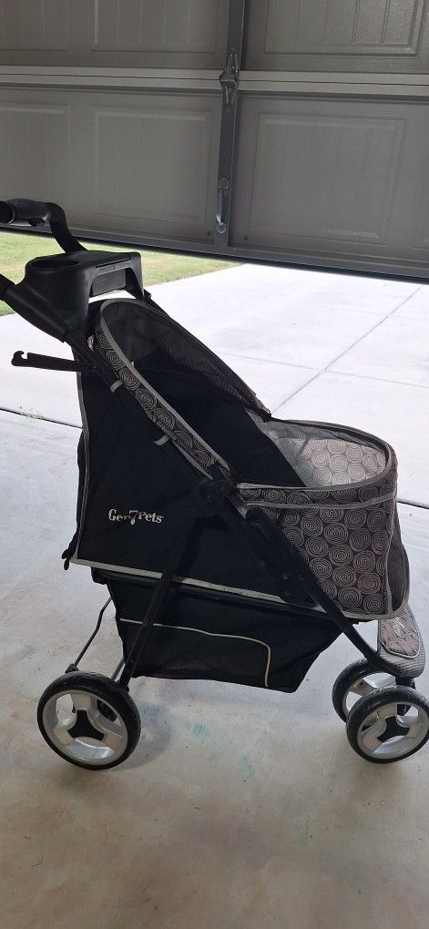 Gen 7 Pets Promenade Pet Stroller