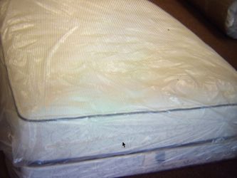 King mattress and box spring set 150