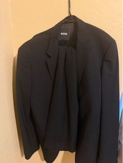 BOSS SUIT BLACK SIZE 46 NEW