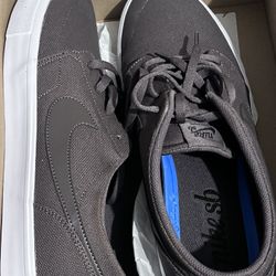 NIKE SB MENS SIZE 12 